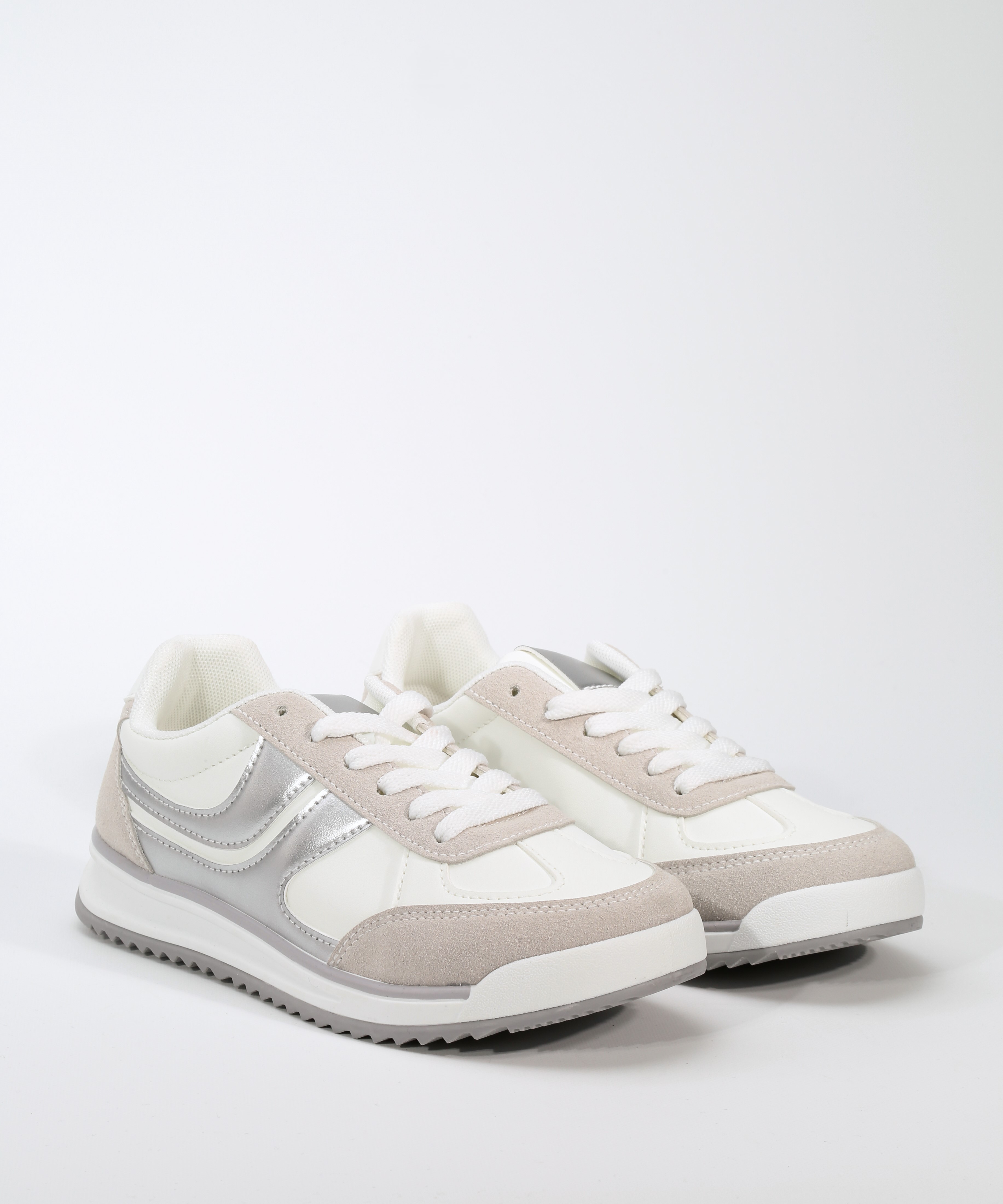 Sabrinas desportivas combinadas image number null